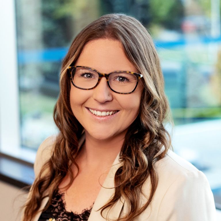 Photo of Lauren Price