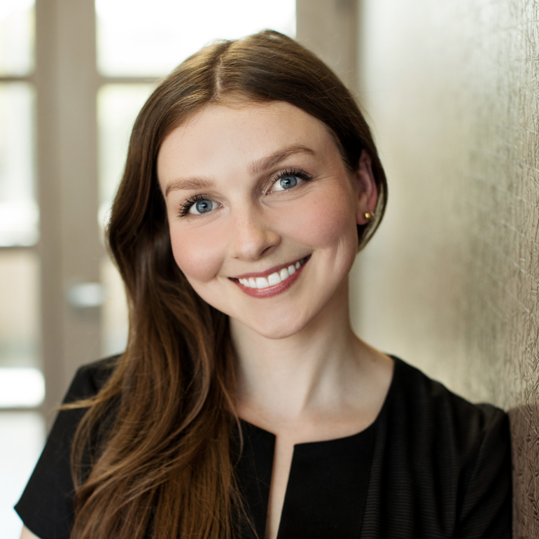 Alexandra Paul – Photo